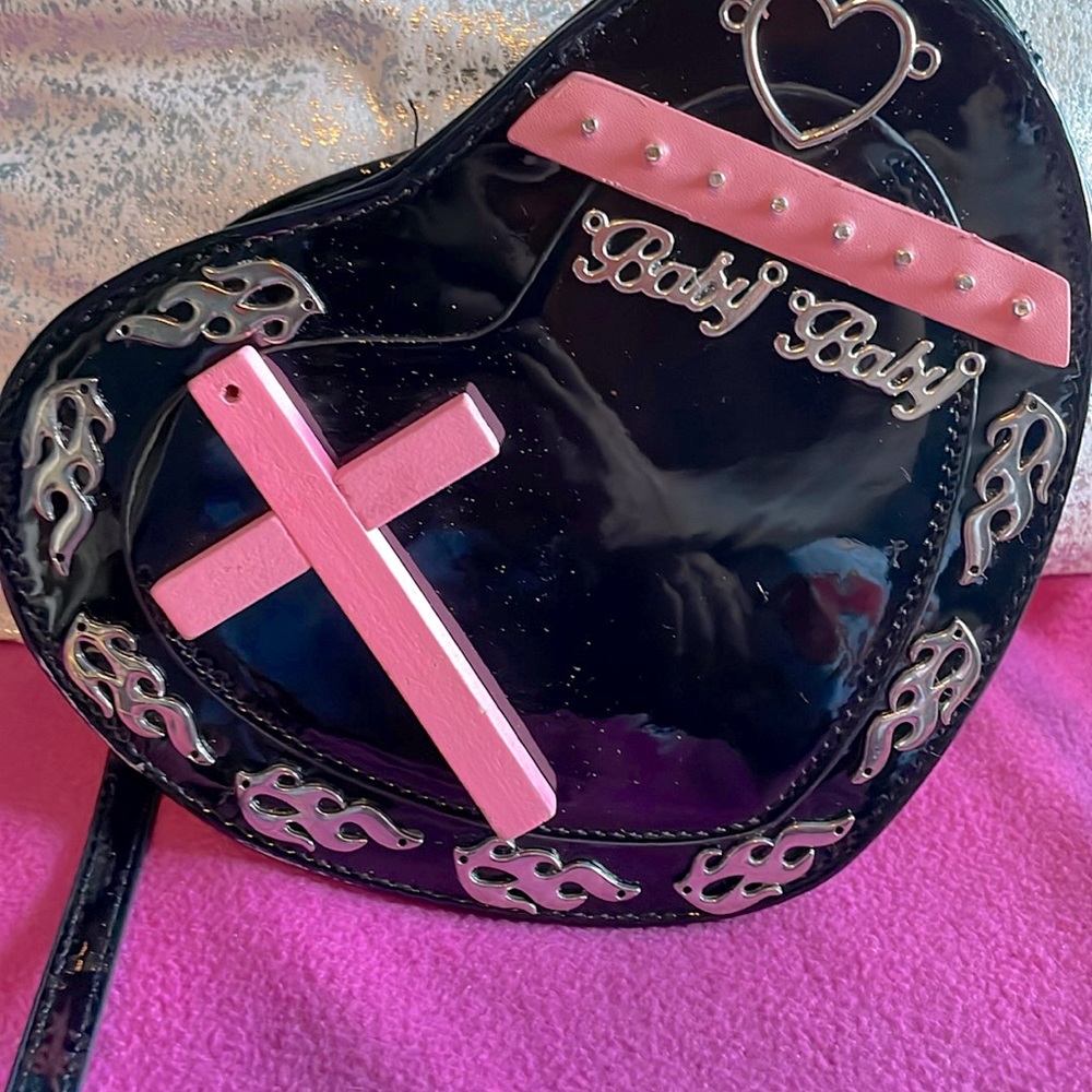 Cute heart-shaped kids bag